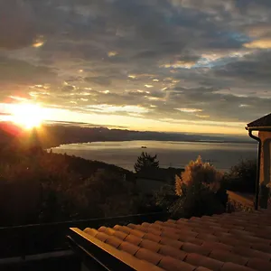 https://villa-luna-veprinac.in-istria.net